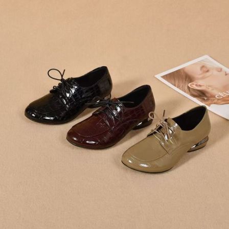 复古英伦风圆头粗跟系带真皮乐福鞋2026春秋新款百搭低跟漆皮单鞋
