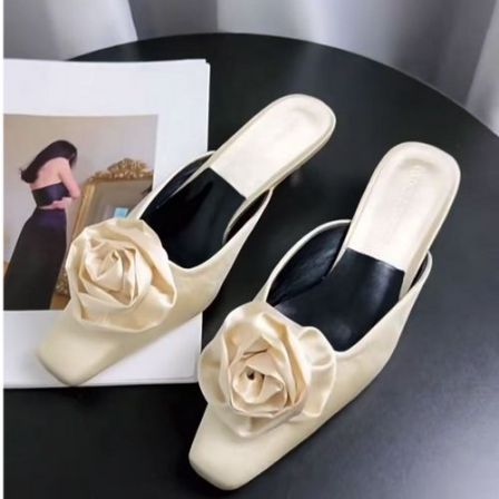 【好物分享】2026包头拖凉鞋低跟夏季半拖时尚浅口缎面皮细跟