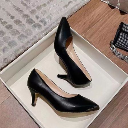 XL-6517小粒定制加肥加大5分高锥跟鞋