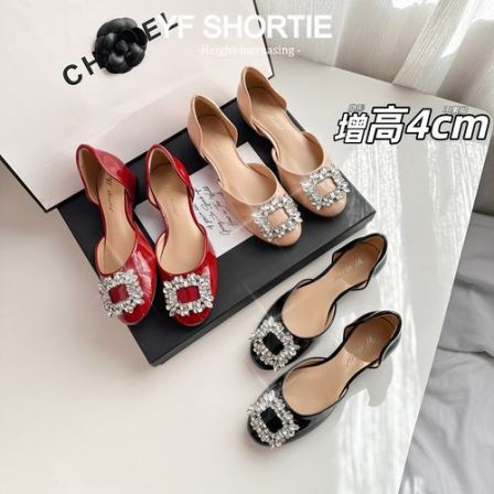 小个子增高4CM水钻方形扣中空平底鞋女2026新款复古漆皮尖头单鞋