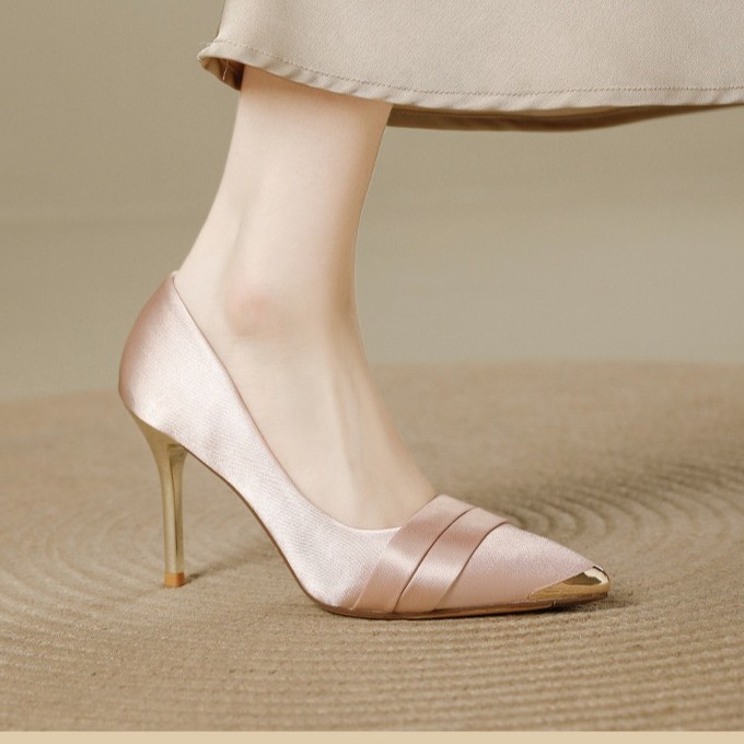七月二店 6CM 丝绸新款法式气质尖头细跟通勤百搭浅口高跟主图