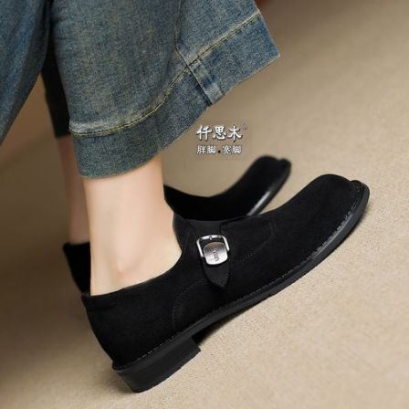 低跟单鞋女2026新款胖脚宽大码女鞋41到43显脚小40深口棕色鞋子42