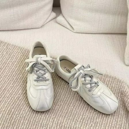 啄木鸟德训鞋女款2026新款平底舒适小白鞋学院风休闲鞋时尚阿甘鞋