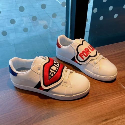 2026年新款红唇刺绣白色趣味字母板鞋潮流款魔术贴轻奢鞋子板鞋男主图