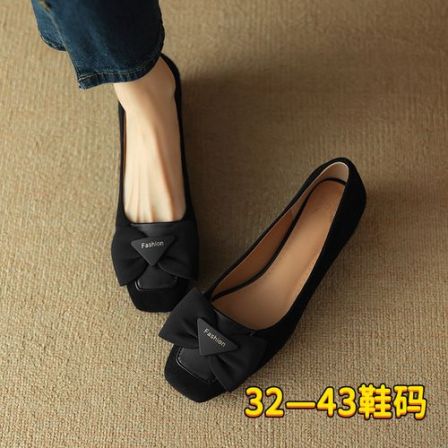 复古风方头浅口低跟单鞋黑色蝴蝶结大码女鞋宽胖脚41到43小码3233