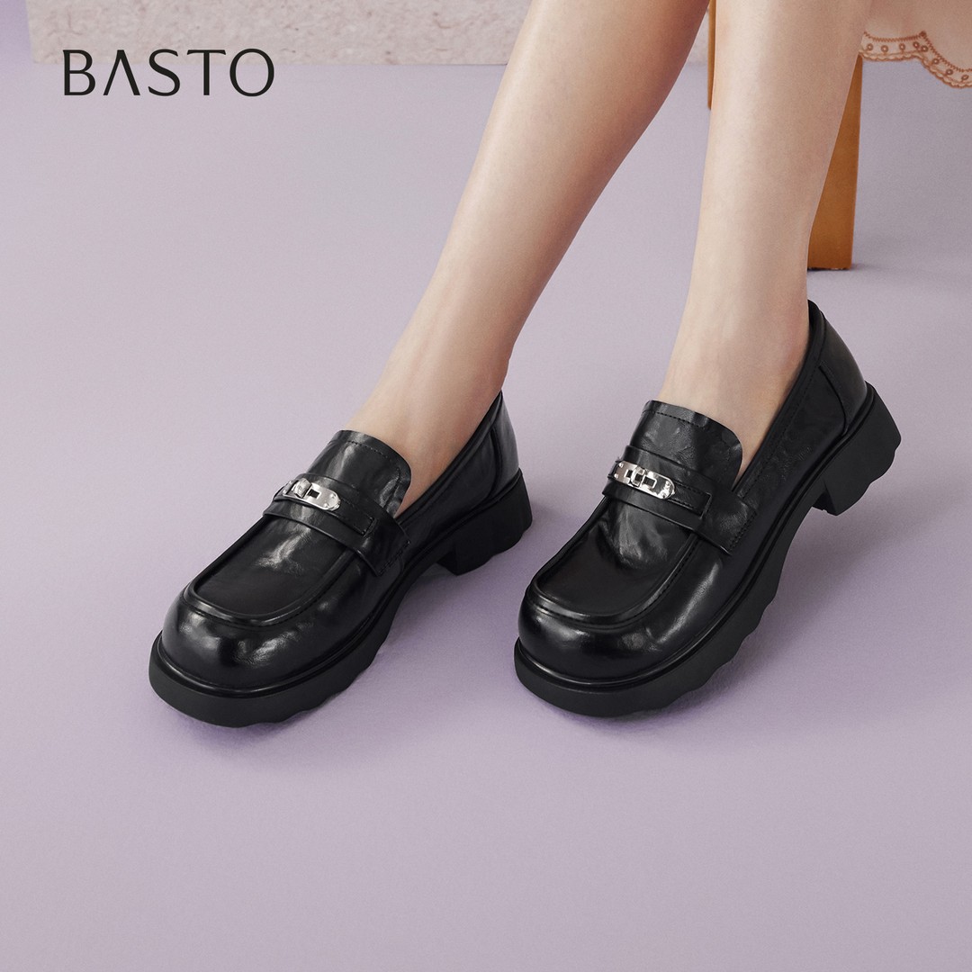 百思图2026春季新款商场同款乐福鞋简约学院风女单鞋BV111AA6主图