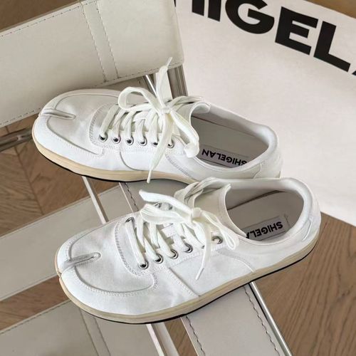 诗歌兰女鞋春季新款学院时尚小白鞋百搭小众分趾休闲板鞋15022-1主图