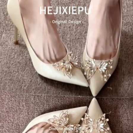 网红主婚纱新娘婚鞋女新款法式香槟色秀禾水晶水钻蝴蝶结高跟鞋