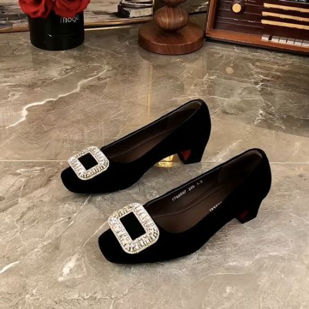 头层羊皮小香风绒面水钻方扣浅口真皮单鞋女春秋季方头粗跟配裙子