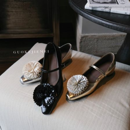 【Jellykk】5cm千金风重工剪裁花朵法式设计款真皮尖头气质百搭单鞋