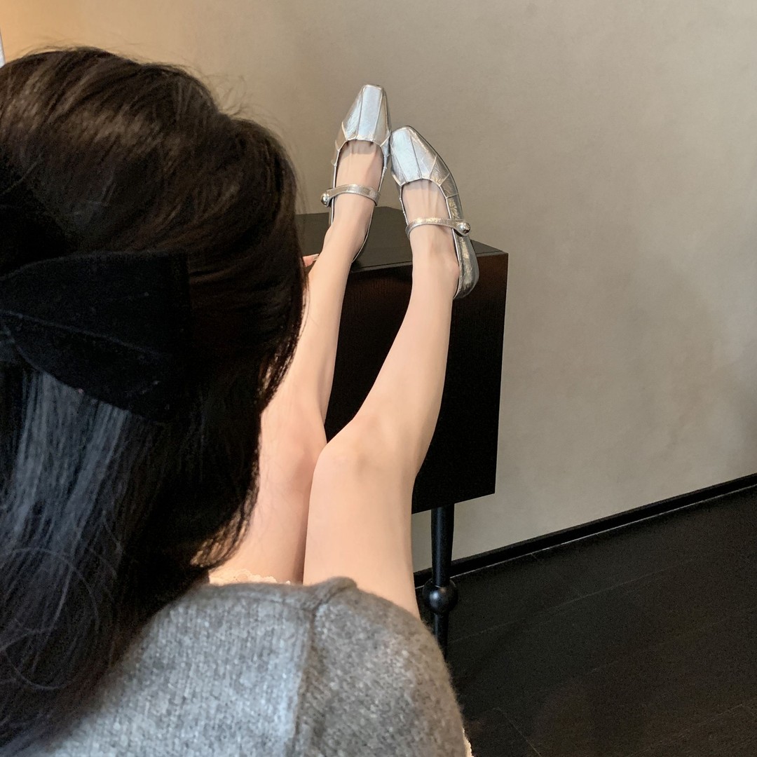 【苏茵茵】两个款式~内增高法式扣带褶皱芭蕾单鞋女E4201195主图