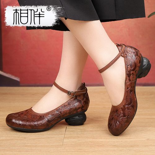 相伴春夏手工暗花真皮单鞋中跟圆头民族风大码羊皮复古女鞋53360主图