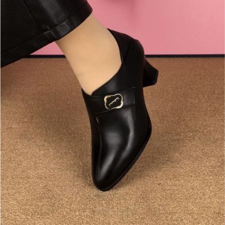 新款软底软面春秋季百搭女士尖头单鞋