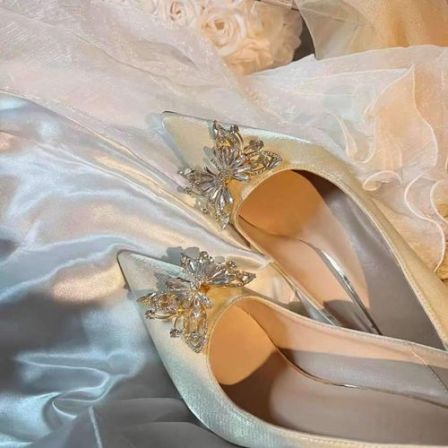 婚鞋秀禾婚纱两穿水晶鞋新娘鞋女感不累脚水钻高跟鞋2025新款