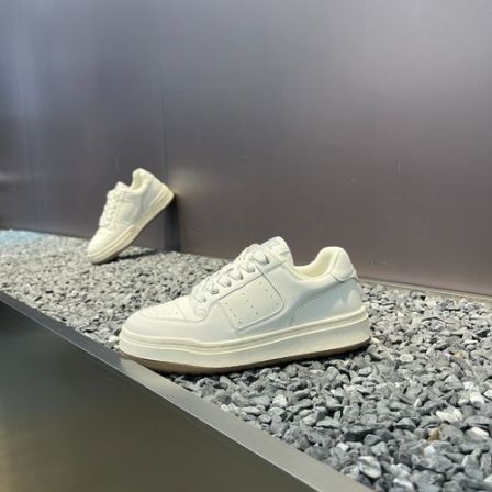 2026四季新款低帮皮面青春潮流超轻厚底软面休闲时尚潮流男士板鞋