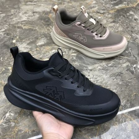 新款男士休闲鞋网面透气百搭轻便防滑软底黑色跑步鞋时尚潮流男鞋