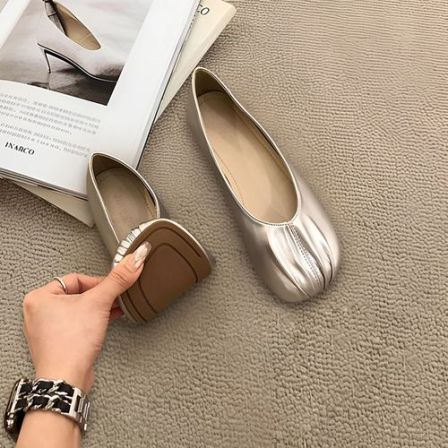 银色单鞋女2026新款春秋平底蛋卷鞋法式气质配裙子软底孕妇豆豆鞋