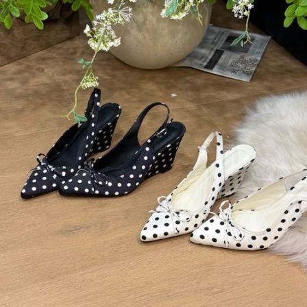 大梅~新款波点蝴蝶结尖头后空包头女士细跟高跟鞋