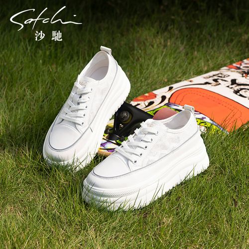 沙驰女鞋时尚厚底休闲板鞋女2024年夏季新款学院风轻便透气小白鞋主图