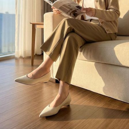 低跟耐磨透气薄款浅口漆皮春单鞋坡跟尖头气质百搭