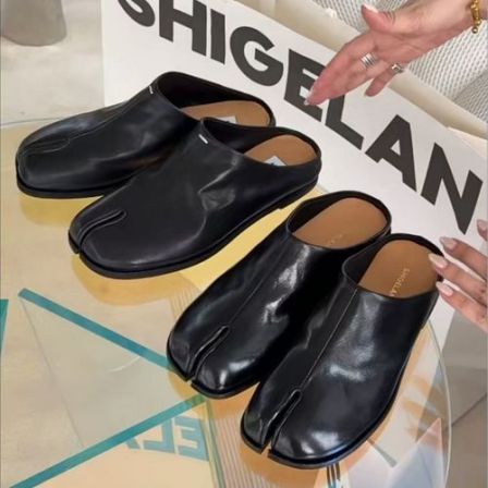 诗歌兰女鞋新款时尚百搭平底一脚蹬分趾包头拖鞋