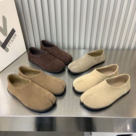 TTRR欧美风W8-615女款休闲时尚轻便透气无感平底牛反绒皮猪脚瓢鞋