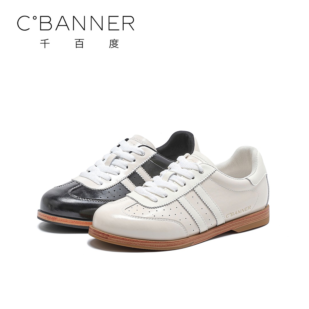 千百度休闲鞋女2026春季新款时尚轻便平底德训鞋主图