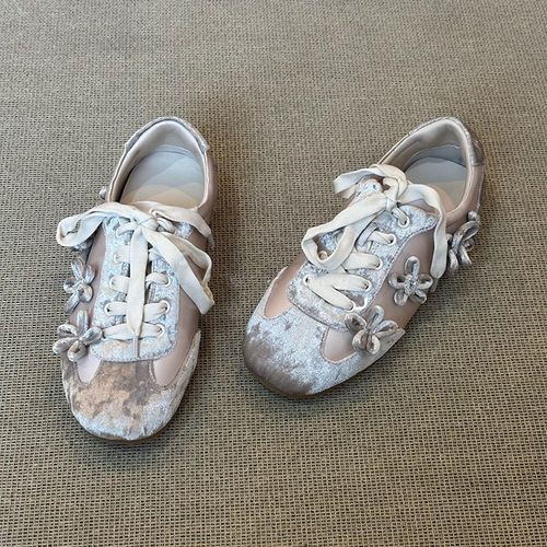 法式丝绒温柔小众甜美仙女风2026新款德训鞋女花朵蝴蝶结深口单鞋主图