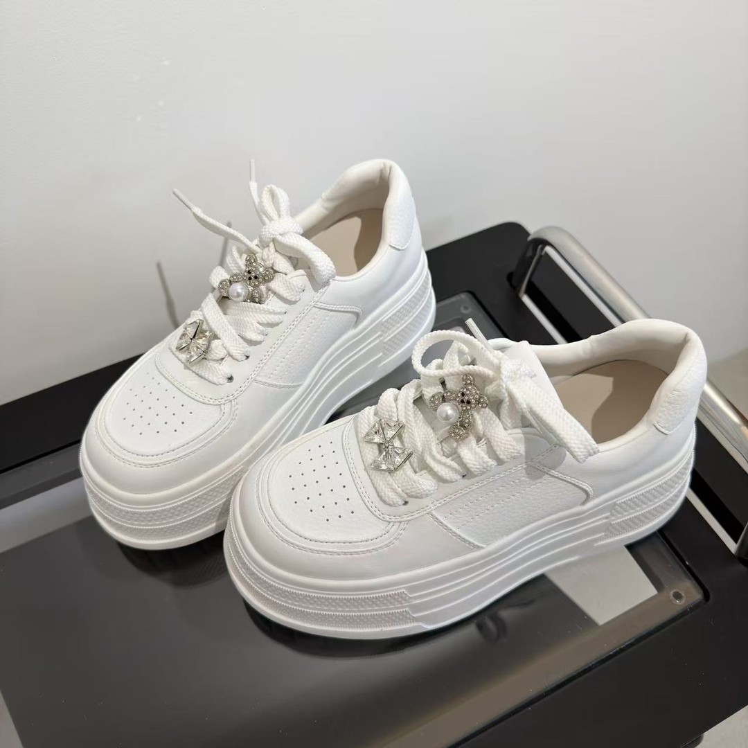 水钻小熊～小白鞋女款2026厚底增高7cm休闲板鞋主图
