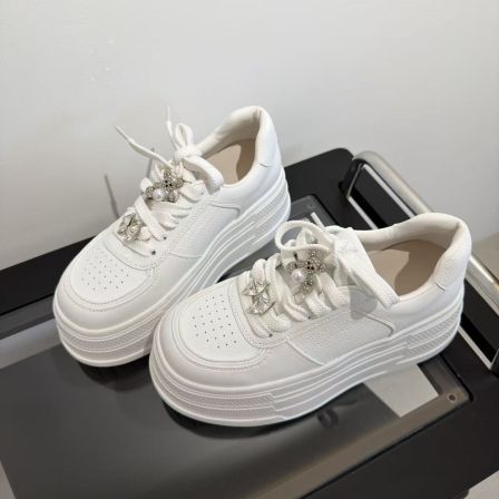 水钻小熊～小白鞋女款2026厚底增高7cm休闲板鞋