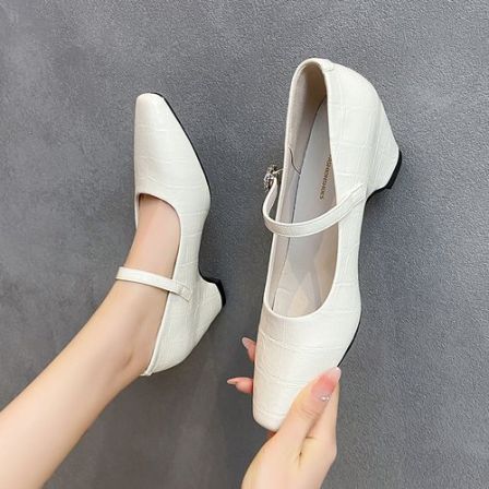 米色高跟玛丽珍单鞋女2026新款方头粗跟高跟鞋复古风一字带367-3