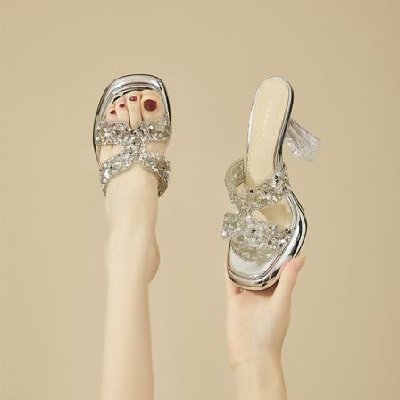 达芙妮2026新款不累脚高跟鞋女夏季水钻粗跟凉鞋防水台厚底凉拖鞋