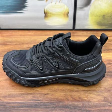 春夏季新款男鞋休闲运动鞋时尚百搭舒适轻便透气防滑男款登山鞋