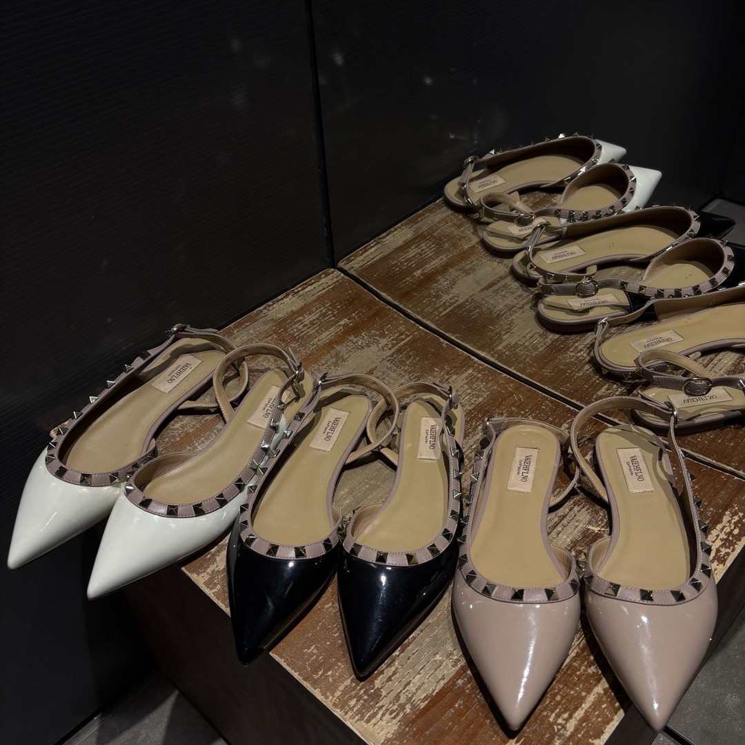 【shuge】口碑系列~尖头浅口铆钉平底鞋女单鞋法式百搭主图