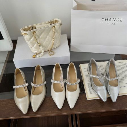 2026春夏新款粗跟单鞋浅口百搭一字带仙女风气质显瘦尖头玛丽珍鞋