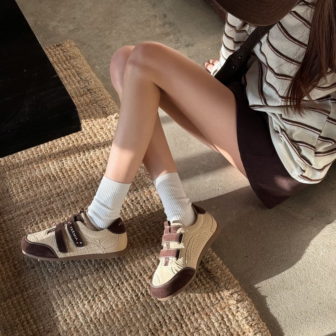 小发喵「斜纹跃动魔术贴德训｜双色碰撞释放活力 轻简风格自在穿行」主图