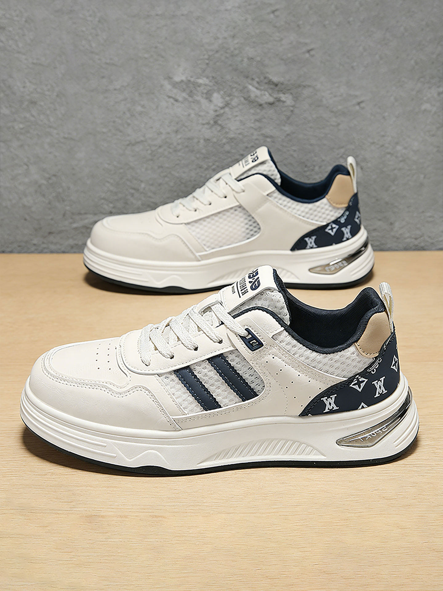 夏季男鞋2026新款网眼镂空小白鞋男士透气防臭不闷脚休闲板鞋男款主图