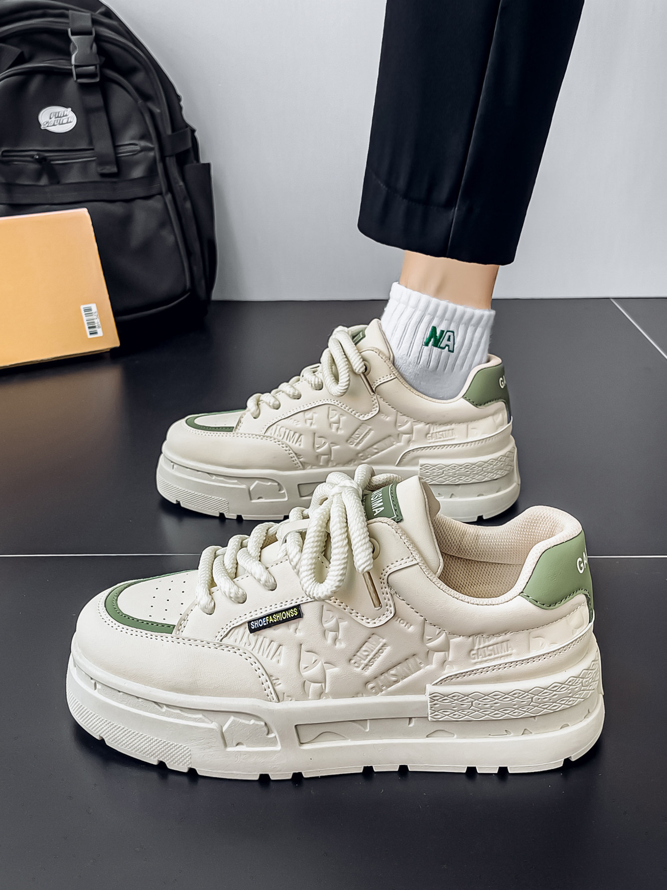 男鞋夏季透气46大码高级感休闲板鞋防滑增高软底百搭运动小白潮鞋主图