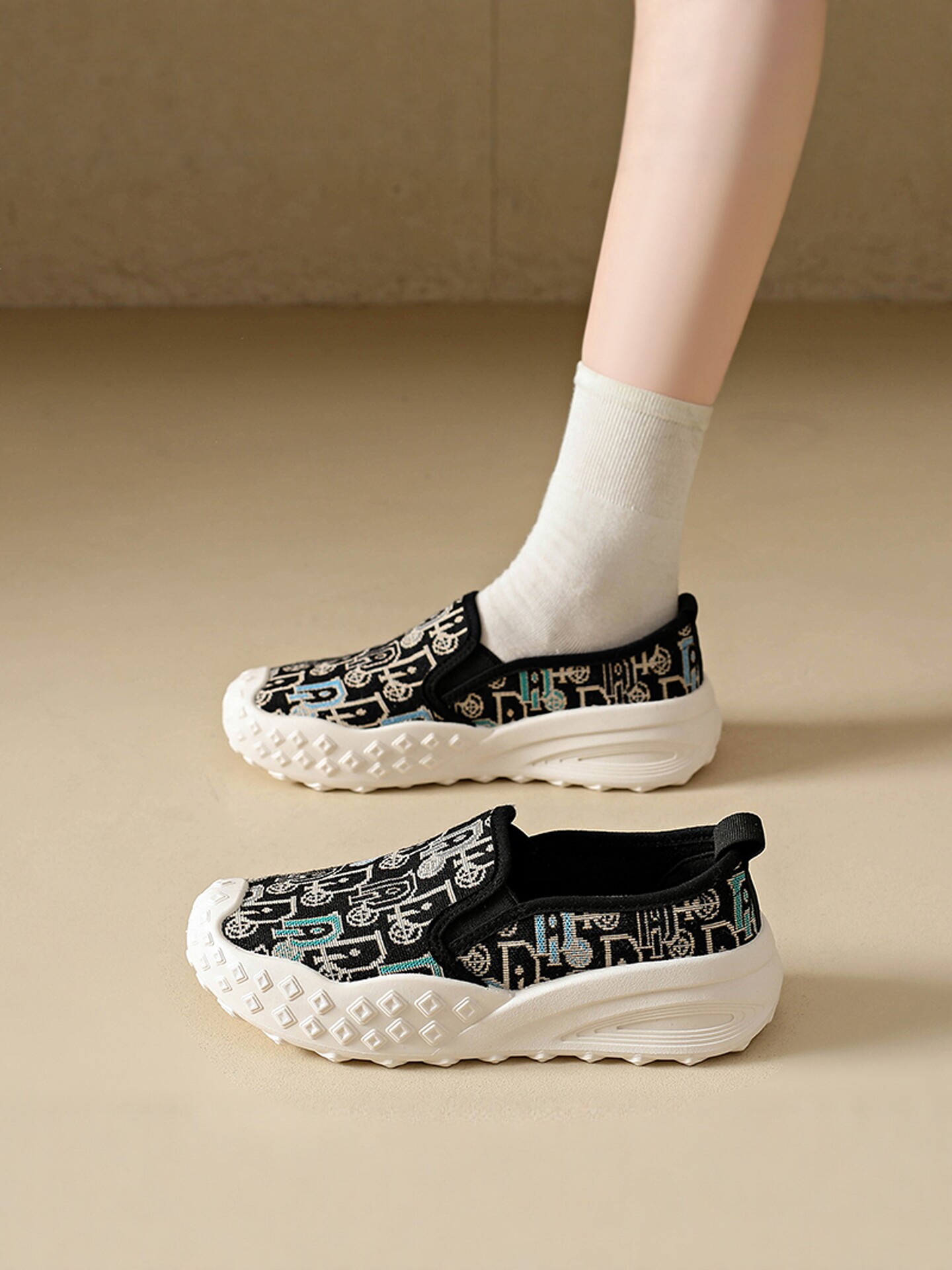 帆布鞋女2026新款春季厚底老北京布鞋软底不累脚一脚蹬孕妇渔夫鞋主图