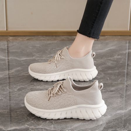 运动鞋女2026新款春季透气飞织网鞋软底不累脚超轻减震休闲跑步鞋