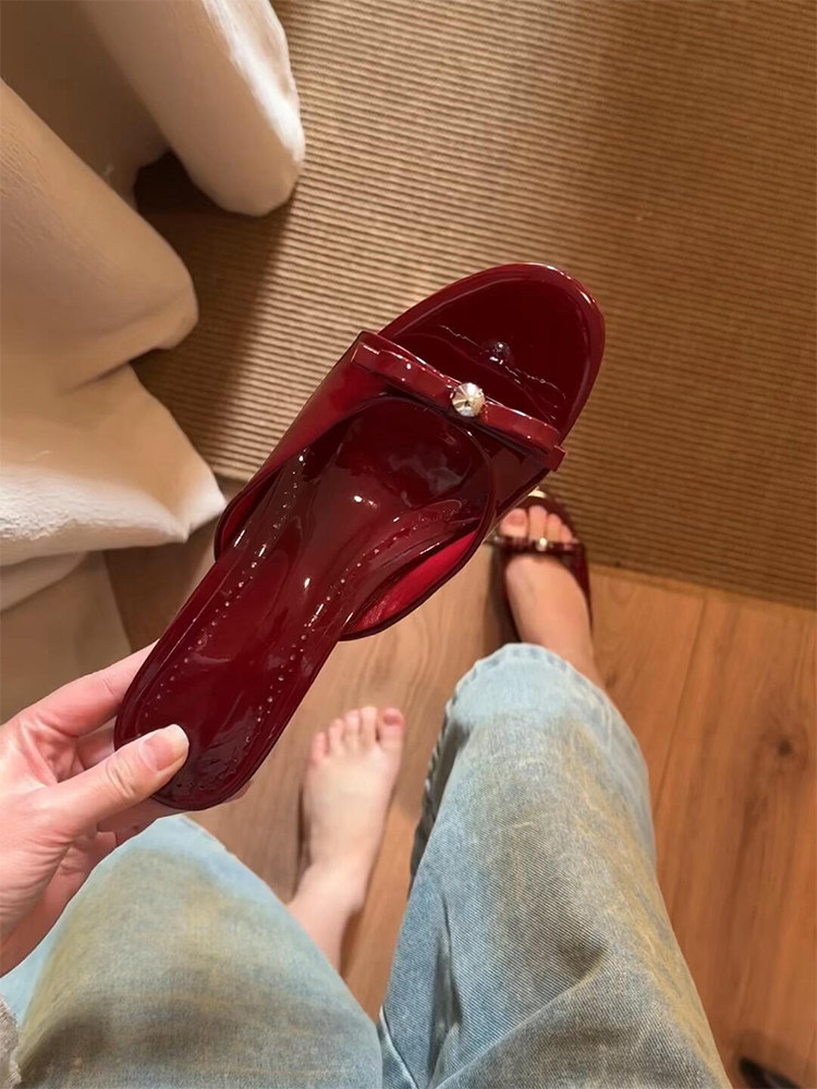 梨小七~红色漆皮一字拖女夏季小众设计猫跟凉拖鞋气质蝴蝶结凉鞋主图