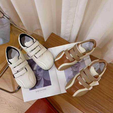 VK定制 韩版真皮时尚休闲运动鞋女8366-82