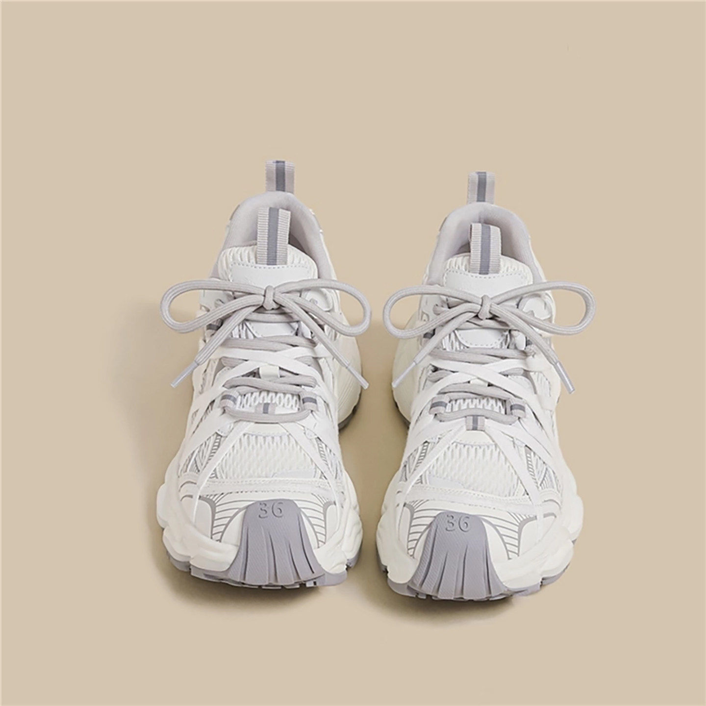 大码女鞋41到43胖脚宽楦运动小白鞋软底不挤脚2026新款厚底老爹鞋主图