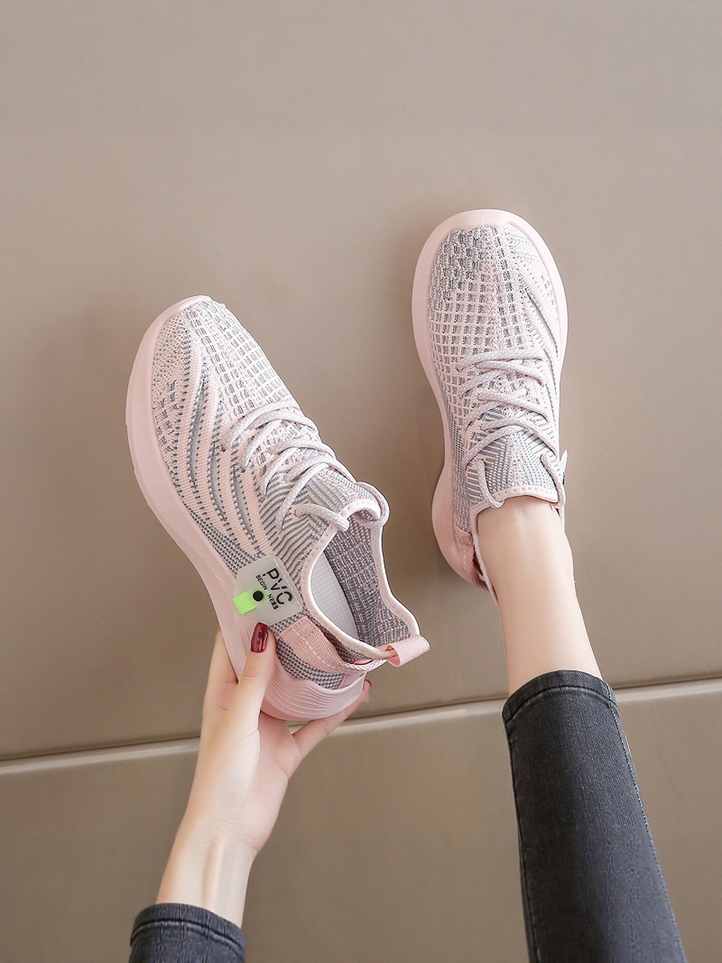 椰子女鞋运动鞋2026新款爆款春季网面透气网鞋休闲飞织软底跑步鞋主图