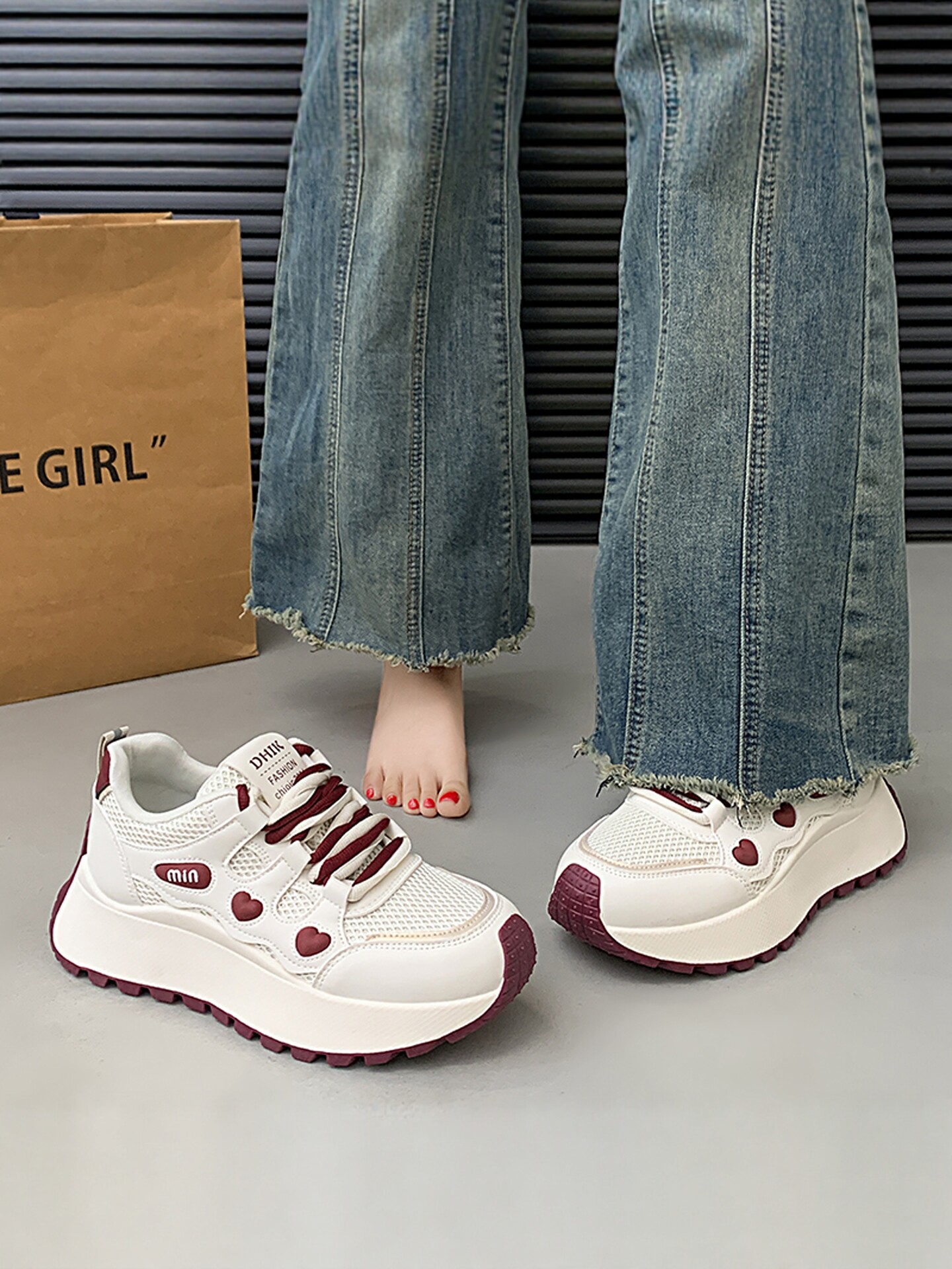 女鞋网面运动鞋春秋2026新款透气爆款软底跑步鞋不累脚阿甘老爹鞋主图