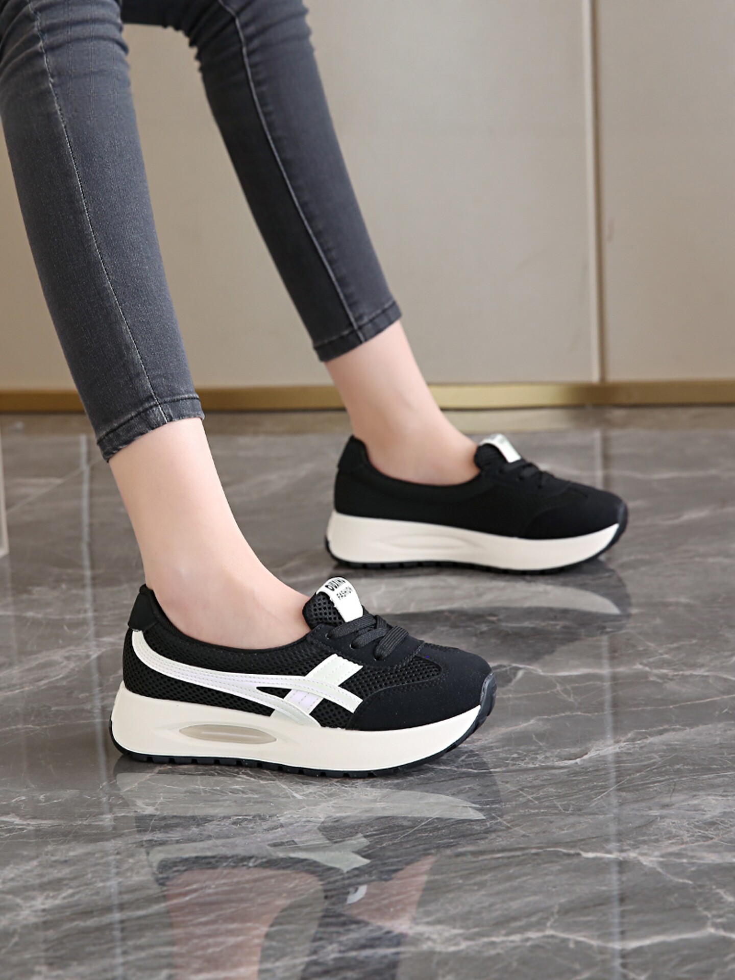 踩屎感布鞋女2026新款春季网面透气软底不累脚黑色工作运动休闲鞋主图