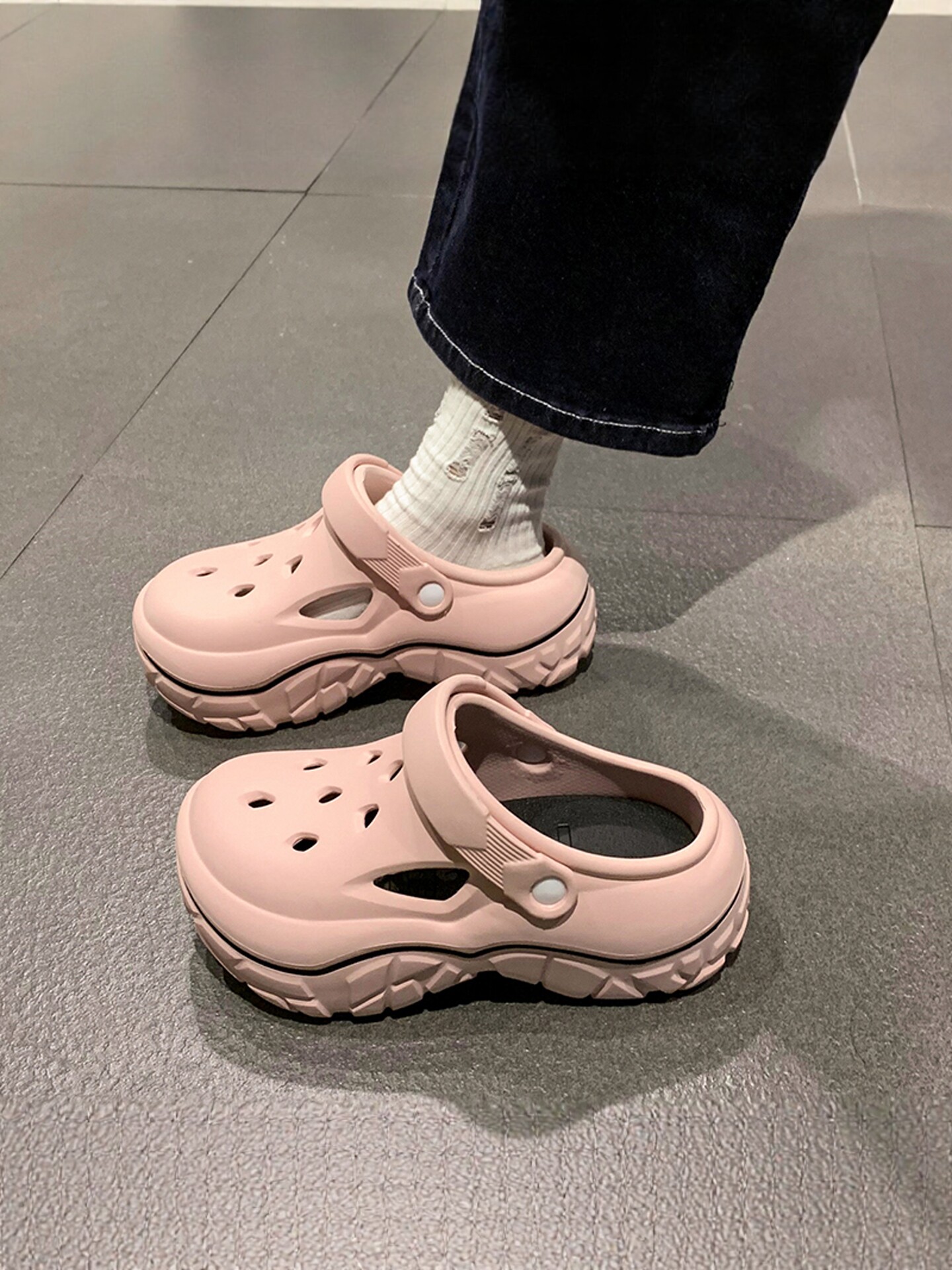 厚底洞洞鞋女款2026新款夏季外穿软底防滑增高粉色包头沙滩凉拖鞋主图