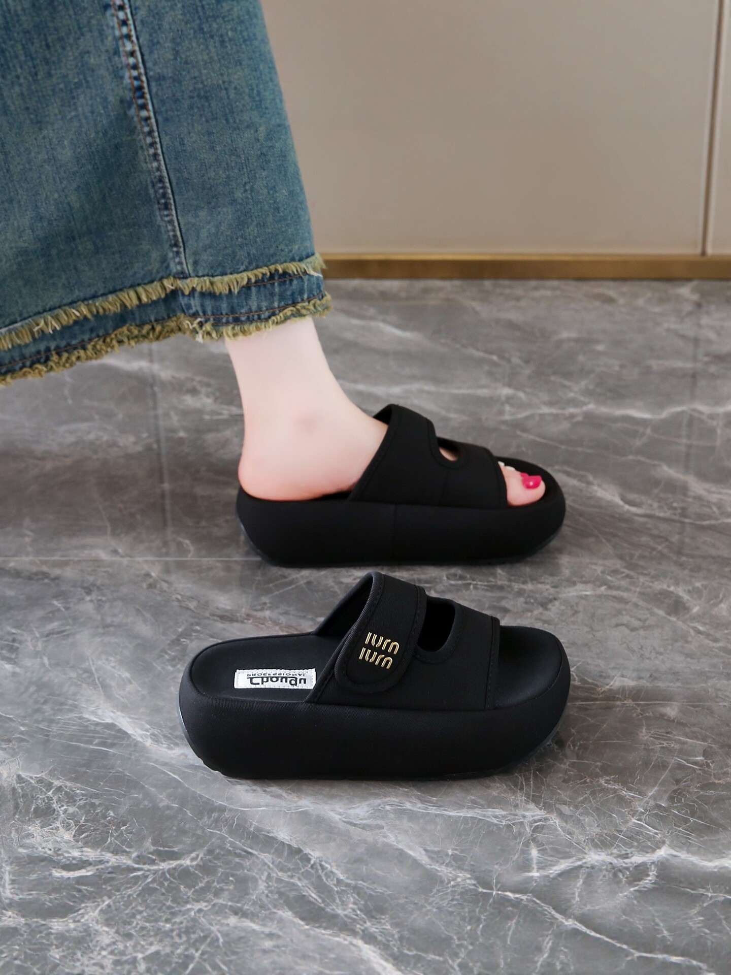 凉拖鞋女夏外穿2026新款高级感配裙子厚底一字拖魔术贴海边沙滩鞋主图