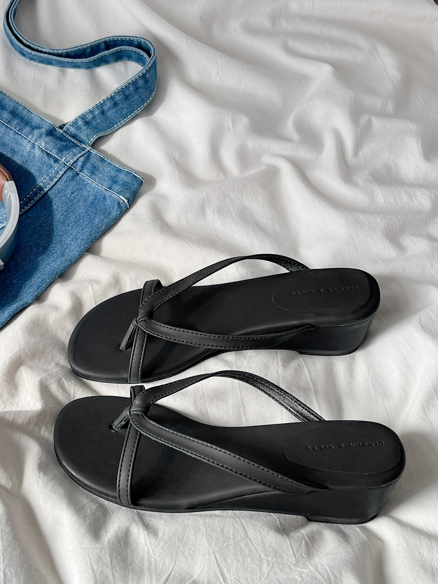 法式坡跟厚底夹趾人字拖鞋女外穿2026春夏新款配裙子海边沙滩凉拖主图