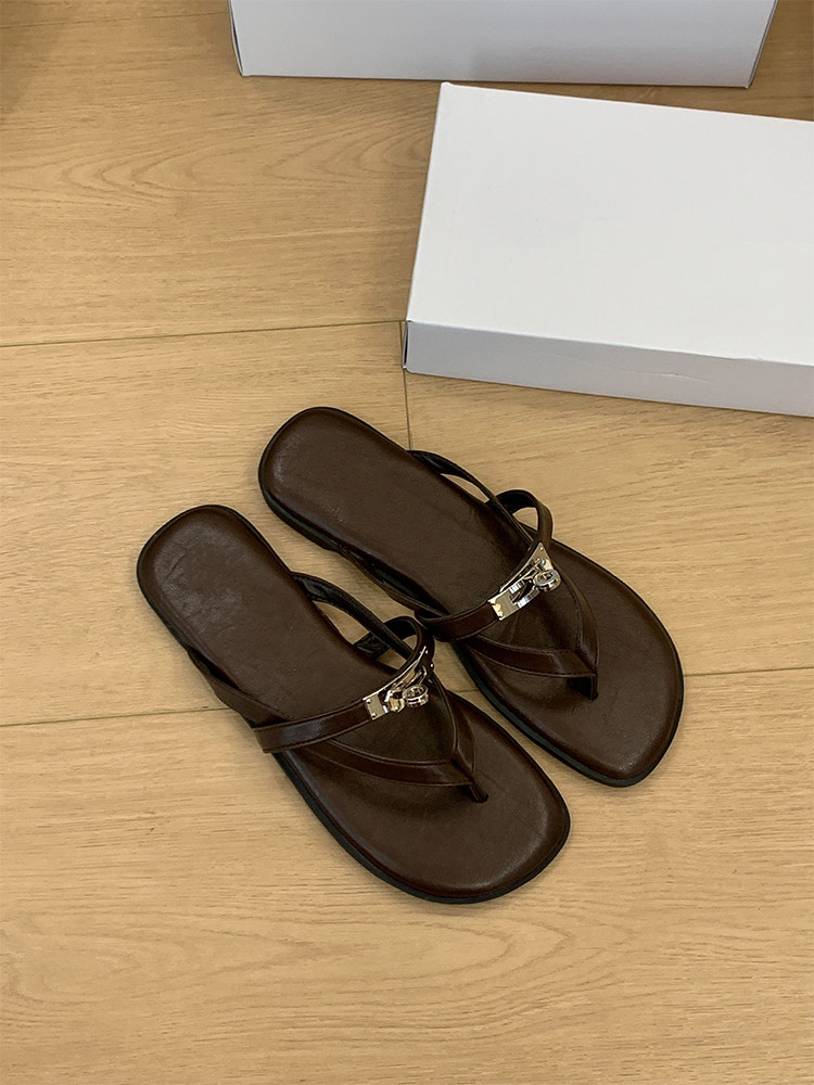 羊皮版~度假风复古时尚金属锁扣外穿平底鞋女沙滩海边人字凉拖鞋主图